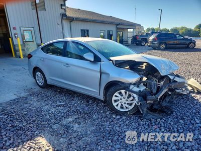 Czwarte zdjęcie samochodu z boku: 2019 HYUNDAI ELANTRA SE VIN:5NPD74LF4KH490808 - miniatura