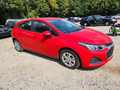 Czwarte zdjęcie samochodu z boku: 2019 CHEVROLET CRUZE LS VIN:3G1BC6SM1KS577417 - miniatura