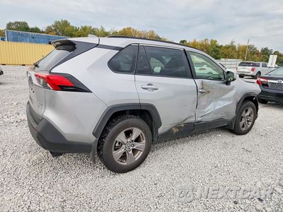 Trzecie zdjęcie samochodu z tyłu: 2025 TOYOTA RAV4 HYBRID XLE VIN:JTMRWRFV5SJ080096 - miniatura