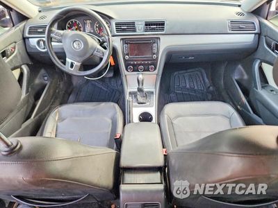 Zdjęcie 8 z 12 samochodu: 2013 VOLKSWAGEN PASSAT SE VIN:1VWBP7A37DC105559 - miniatura