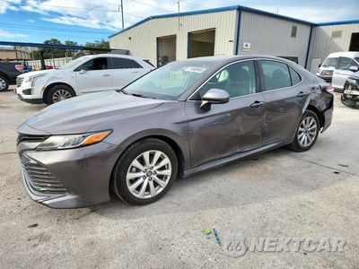 2018 TOYOTA CAMRY LE 4T1B11HK8JU593579 - główne zdjęcie licytacji z USA - miniatura