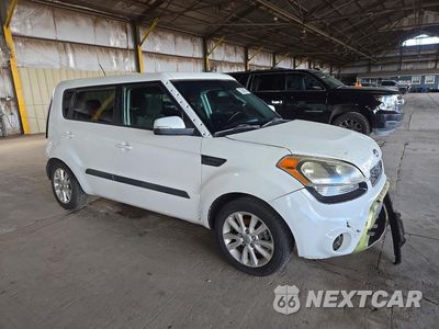 Czwarte zdjęcie samochodu z boku: 2013 KIA SOUL + VIN:KNDJT2A65D7523988 - miniatura