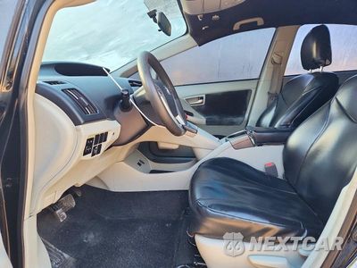 Zdjęcie 7 z 12 samochodu: 2014 TOYOTA PRIUS TWO VIN:JTDKN3DU4E1776917 - miniatura