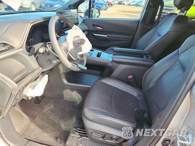 Zdjęcie 7 z 13 samochodu: 2025 TOYOTA SIENNA XSE VIN:5TDCRKEC5SS289703 - miniatura