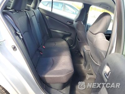 Zdjęcie 10 z 13 samochodu: 2017 TOYOTA PRIUS TWO VIN:JTDKBRFU1H3042432 - miniatura