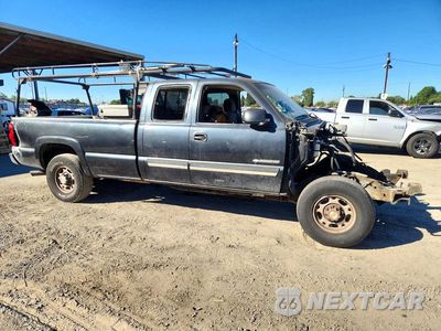 Czwarte zdjęcie samochodu z boku: 2005 CHEVROLET SILVERADO C2500 HEAVY DUTY VIN:1GCHC29UX5E158240 - miniatura
