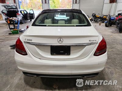 Zdjęcie 6 z 12 samochodu: 2017 MERCEDES-BENZ C 300 4MATIC VIN:55SWF4KB1HU205336 - miniatura