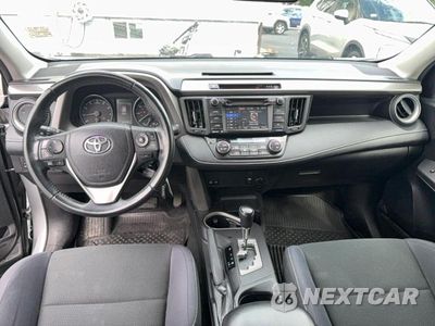 Zdjęcie 9 z 14 samochodu: 2017 TOYOTA RAV4 XLE VIN:2T3RFREVXHW580170 - miniatura