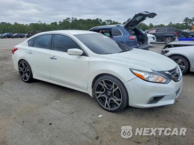 Czwarte zdjęcie samochodu z boku: 2017 NISSAN ALTIMA 2.5 S VIN:1N4AL3AP3HN330602 - miniatura