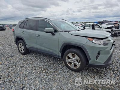 Czwarte zdjęcie samochodu z boku: 2021 TOYOTA RAV4 XLE VIN:2T3W1RFV0MW167703 - miniatura