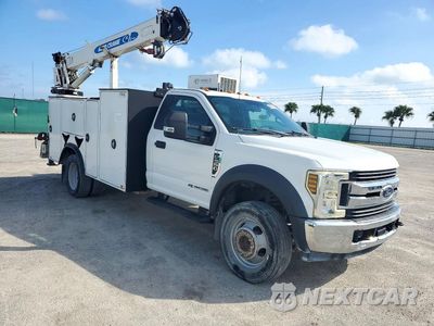 Czwarte zdjęcie samochodu z boku: 2019 FORD F550 SUPER DUTY UTILITY / SERVICE TRUCK VIN:1FDUF5GT0KEF71065 - miniatura
