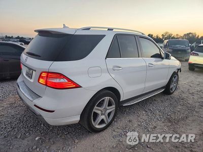 Trzecie zdjęcie samochodu z tyłu: 2015 MERCEDES-BENZ ML 350 VIN:4JGDA5JB3FA469190 - miniatura
