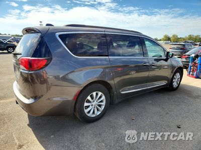 Trzecie zdjęcie samochodu z tyłu: 2017 CHRYSLER PACIFICA TOURING L VIN:2C4RC1BG0HR527231 - miniatura