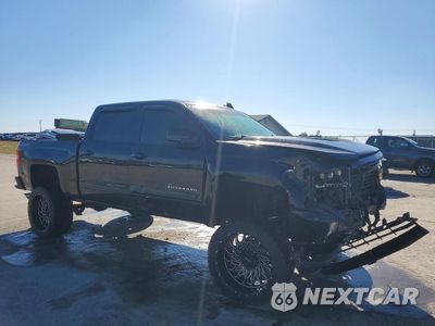 Czwarte zdjęcie samochodu z boku: 2017 CHEVROLET SILVERADO K1500 LT VIN:3GCUKREC8HG293561 - miniatura