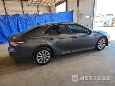 Trzecie zdjęcie samochodu z tyłu: 2019 TOYOTA CAMRY LE VIN:4T1B11HK7KU853312 - miniatura