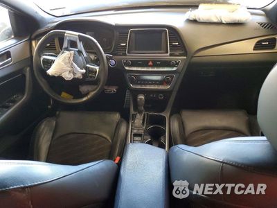 Zdjęcie 8 z 13 samochodu: 2019 HYUNDAI SONATA SPORT VIN:5NPE34AF2KH804622 - miniatura