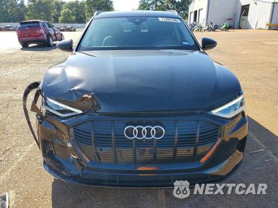Piąte zdjęcie samochodu w środku: 2021 AUDI E-TRON PREMIUM PLUS VIN:WA1LAAGE6MB028990 - miniatura