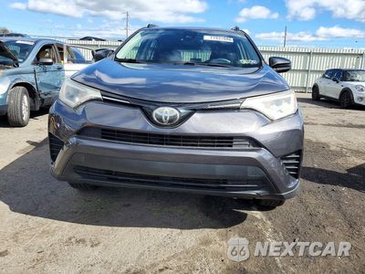 Piąte zdjęcie samochodu w środku: 2017 TOYOTA RAV4 LE VIN:JTMBFREV4HJ148822 - miniatura