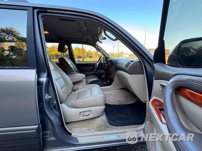 Zdjęcie 9 z 14 samochodu: 2000 LEXUS LX 470 VIN:JT6HT00W3Y0095509 - miniatura