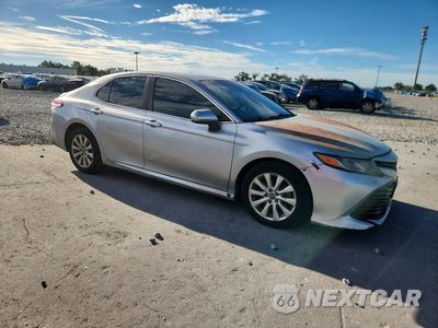 Czwarte zdjęcie samochodu z boku: 2020 TOYOTA CAMRY LE VIN:4T1C11AKXLU902664 - miniatura