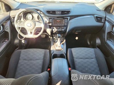 Zdjęcie 8 z 12 samochodu: 2019 NISSAN ROGUE SPORT SV VIN:JN1BJ1CP4KW525201 - miniatura