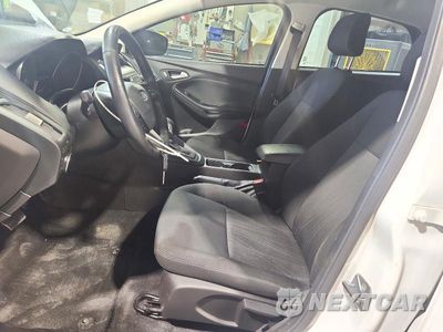 Zdjęcie 7 z 12 samochodu: 2018 FORD FOCUS SE VIN:1FADP3F28JL230091 - miniatura