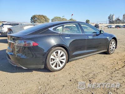 Trzecie zdjęcie samochodu z tyłu: 2015 TESLA MODEL S 85 VIN:5YJSA4H19FFP76180 - miniatura