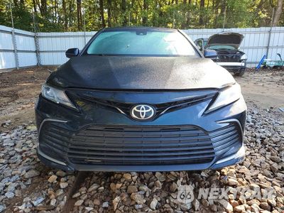 Piąte zdjęcie samochodu w środku: 2021 TOYOTA CAMRY LE VIN:4T1C11AK9MU450210 - miniatura