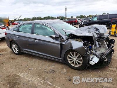 Czwarte zdjęcie samochodu z boku: 2019 HYUNDAI SONATA SE VIN:5NPE24AF3KH808715 - miniatura