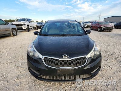 Piąte zdjęcie samochodu w środku: 2016 KIA FORTE LX VIN:KNAFK4A61G5468618 - miniatura