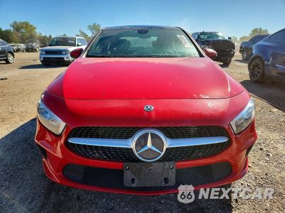 Piąte zdjęcie samochodu w środku: 2019 MERCEDES-BENZ A 220 4MATIC VIN:WDD3G4FB6KW028089 - miniatura