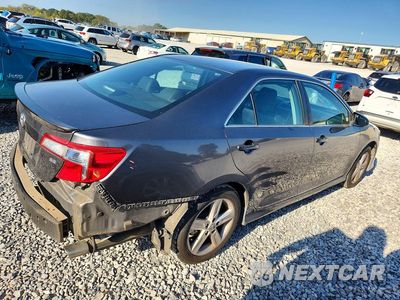 Trzecie zdjęcie samochodu z tyłu: 2014 TOYOTA CAMRY SE VIN:4T1BF1FK1EU331915 - miniatura