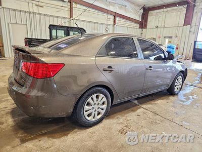 Trzecie zdjęcie samochodu z tyłu: 2013 KIA FORTE EX VIN:KNAFU4A29D5663224 - miniatura