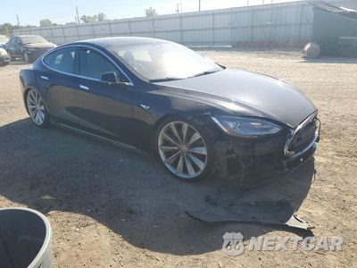 Czwarte zdjęcie samochodu z boku: 2014 TESLA MODEL S VIN:5YJSA1H26EFP63263 - miniatura