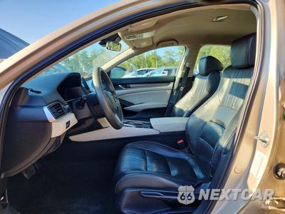 Zdjęcie 7 z 12 samochodu: 2018 HONDA ACCORD LX VIN:1HGCV1F15JA250576 - miniatura