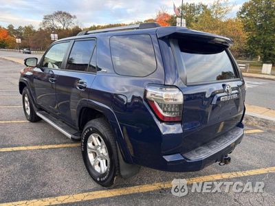 Trzecie zdjęcie samochodu z tyłu: 2019 TOYOTA 4RUNNER SR5 VIN:JTEBU5JR9K5689321 - miniatura