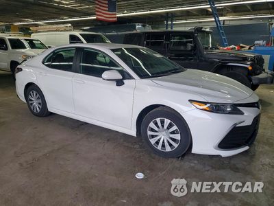 Czwarte zdjęcie samochodu z boku: 2023 TOYOTA CAMRY LE VIN:4T1C31AK1PU619148 - miniatura