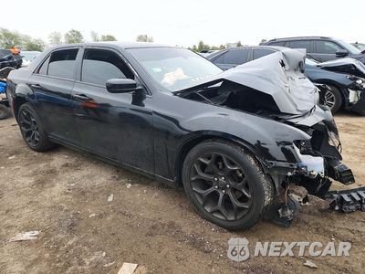 Czwarte zdjęcie samochodu z boku: 2019 CHRYSLER 300 S VIN:2C3CCABG4KH637965 - miniatura