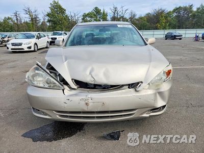 Piąte zdjęcie samochodu w środku: 2004 TOYOTA CAMRY LE VIN:4T1BE32K24U307142 - miniatura