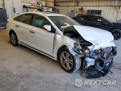 Czwarte zdjęcie samochodu z boku: 2019 HYUNDAI SONATA SPORT VIN:5NPE34AF2KH804622 - miniatura