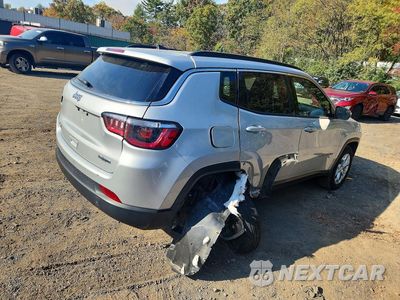 Trzecie zdjęcie samochodu z tyłu: 2024 JEEP COMPASS LATITUDE VIN:3C4NJDBN8RT138971 - miniatura