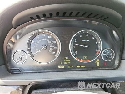 Zdjęcie 9 z 12 samochodu: 2011 BMW 550 XI VIN:WBAFU9C50BC784964 - miniatura