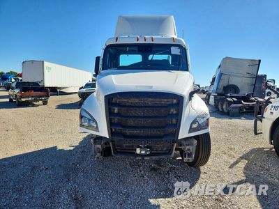 Piąte zdjęcie samochodu w środku: 2022 FREIGHTLINER CASCADIA 126 SEMI TRUCK VIN:3AKJHLDV5NSMV8544 - miniatura