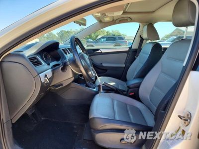 Zdjęcie 7 z 13 samochodu: 2013 VOLKSWAGEN JETTA HYBRID VIN:3VW637AJ7DM230149 - miniatura