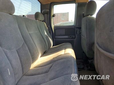 Zdjęcie 10 z 12 samochodu: 2004 CHEVROLET SILVERADO C1500 VIN:1GCEC19T04Z282948 - miniatura
