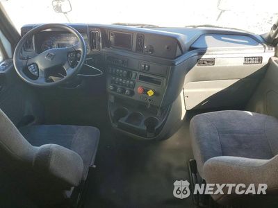 Zdjęcie 8 z 14 samochodu: 2022 INTERNATIONAL LT625 SEMI TRUCK VIN:3HSDZAPR4NN551118 - miniatura