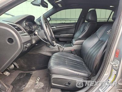 Zdjęcie 7 z 13 samochodu: 2015 CHRYSLER 300 S VIN:2C3CCABG2FH767104 - miniatura