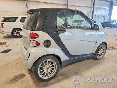 Trzecie zdjęcie samochodu z tyłu: 2011 SMART FORTWO PURE VIN:WMEEJ3BA7BK422656 - miniatura
