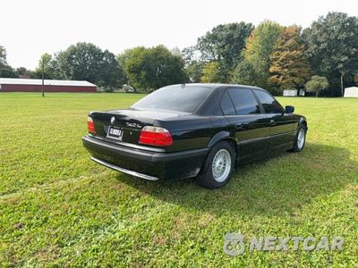 Czwarte zdjęcie samochodu z boku: 2001 BMW 740 IL VIN:WBAGH83401DP18434 - miniatura