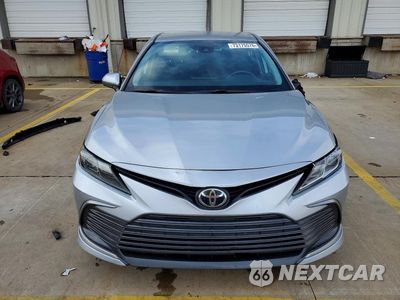 Piąte zdjęcie samochodu w środku: 2021 TOYOTA CAMRY LE VIN:4T1C11AK7MU474750 - miniatura